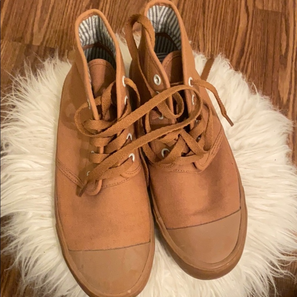 Bangs Sneakers